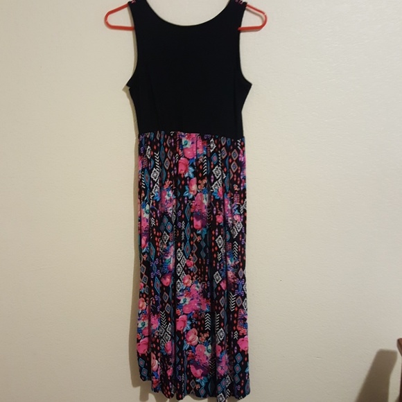 Dress - Picture 4 of 4